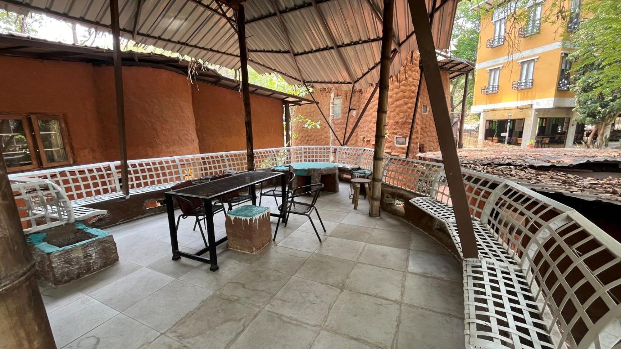 Hern Lhin Natural Resort Ban Pong  Exterior photo